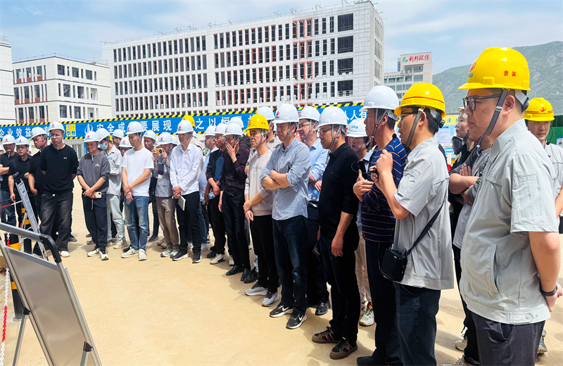 2025年4月17日，由莆田市涵江区住房和城乡建设局主办、AG公司三建承办的钢筋安装工程质量防控现场交流会在联东U谷·涵江海峡智造产业谷一期成功召开。
